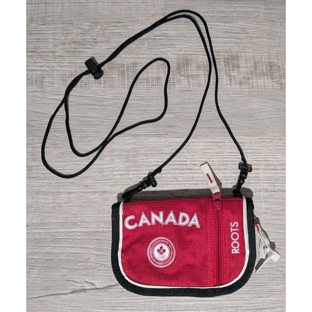 Roots Canada 2004 Olympic Team Passport Neck Wallet Travel Pouch Bag Red